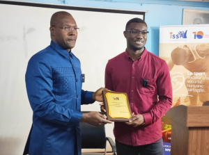 Un grand champion à l&#039;ISSH : Hugues Fabrice ZANGO Officiel motive et éveille les esprits des étudiants